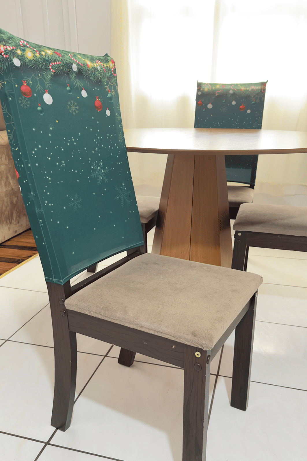KIT COM 4 Capa de Cadeira Decorativa Natal VERDE PAPAI NOEL KIT COM 4 Capa de Cadeira Decorativa Natal VERDE PAPAI NOEL
