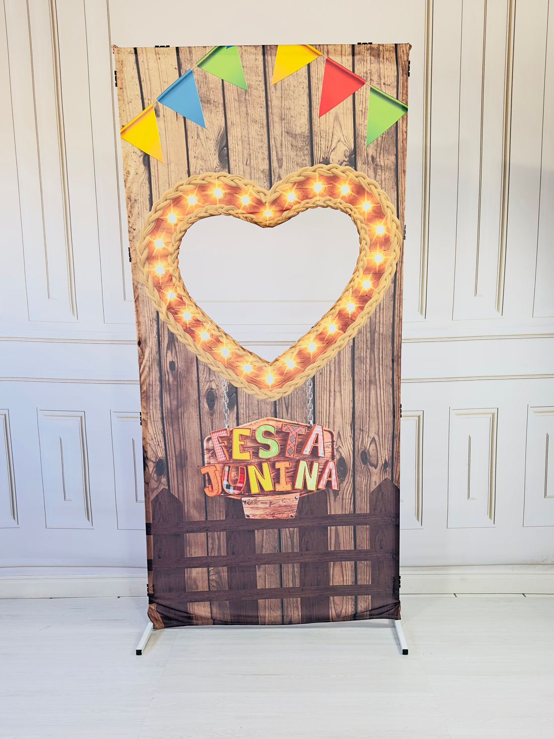 Tecido para Painel de Festa Junina para fotos interativo Formato Coração 1,00X2,10