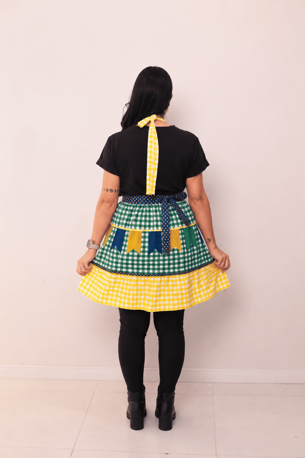Vestido Festa Junina Estampa Brasil —Veste P ao G2 + Brinde 2 Laços Vestido Festa Junina Estampa Brasil —Veste P ao G2 + Brinde 2 Laços