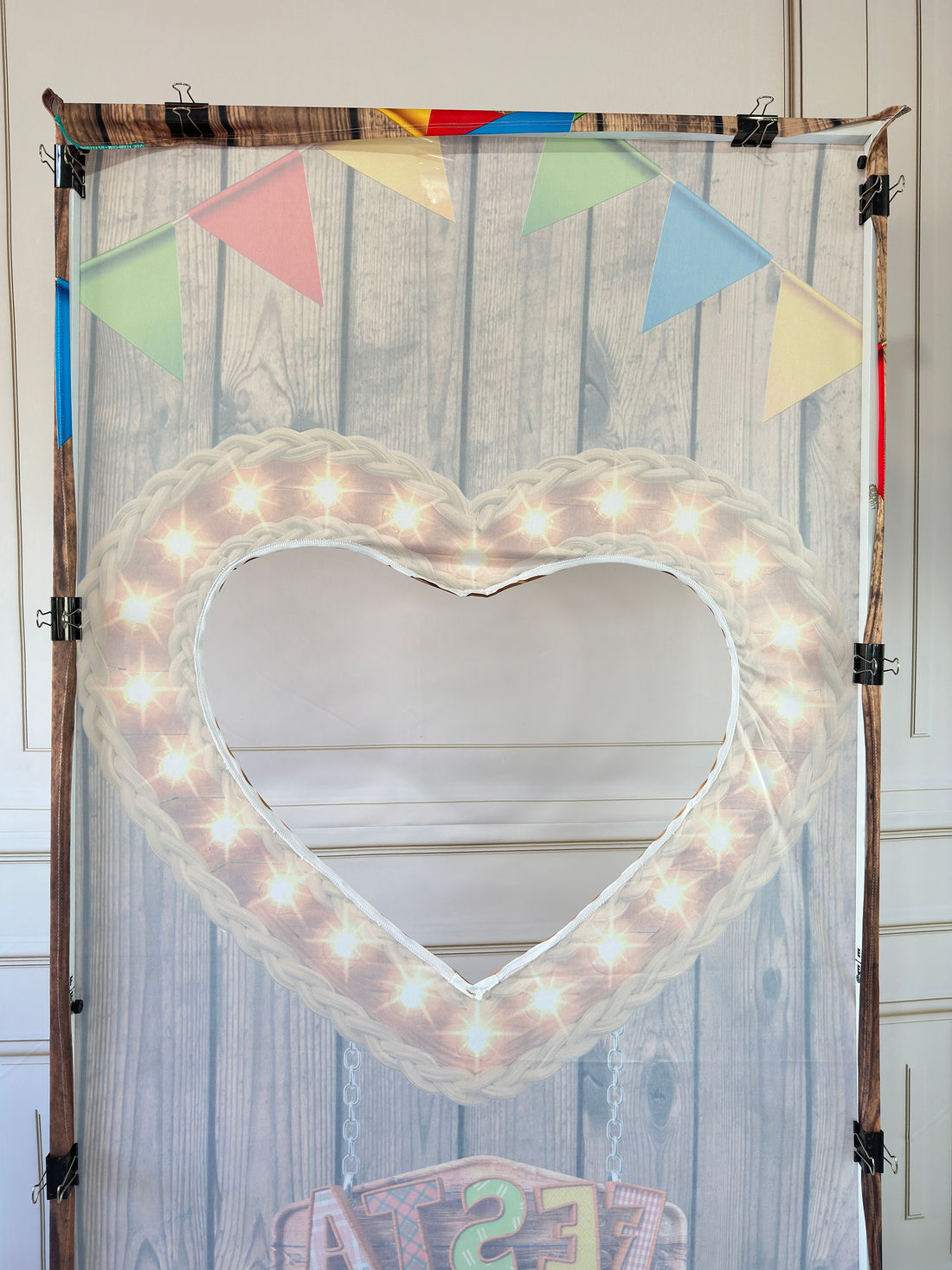 Tecido para Painel de Festa Junina para fotos interativo Formato Coração 1,00X2,10