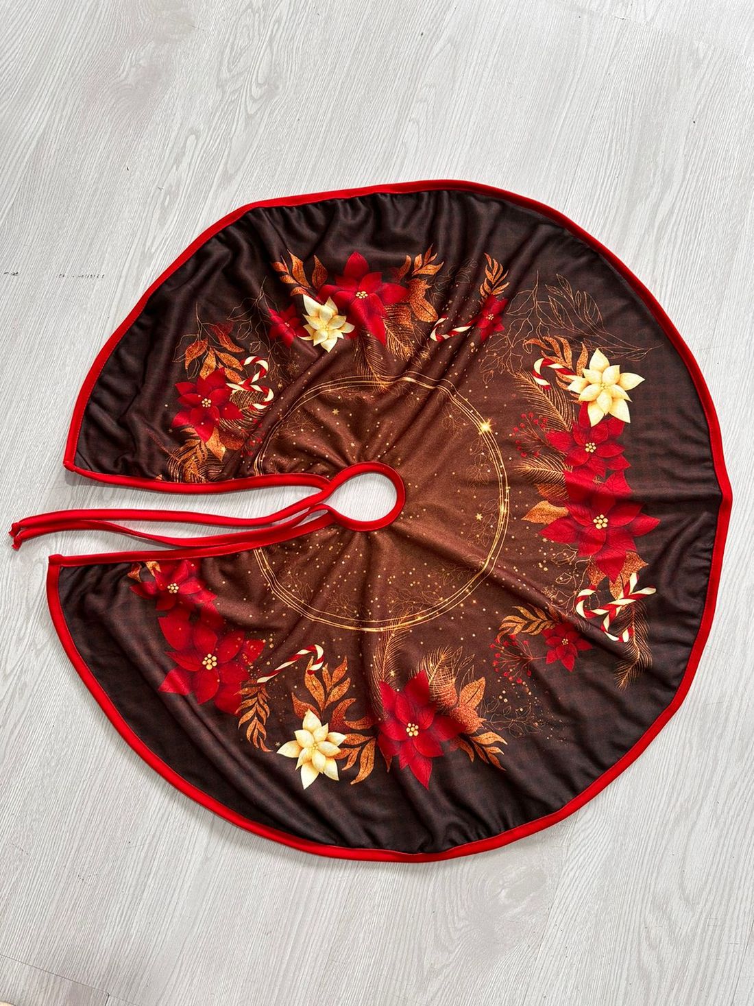 Saia de Pinheiro de Natal Flores Natalinas Saia de Pinheiro de Natal Flores Natalinas