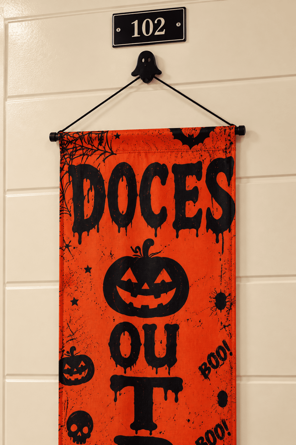 Banner Decorativo Halloween Doces ou Travessuras Laranja 1,75 m com Gancho Banner Decorativo Halloween Doces ou Travessuras Laranja 1,75 m com Gancho