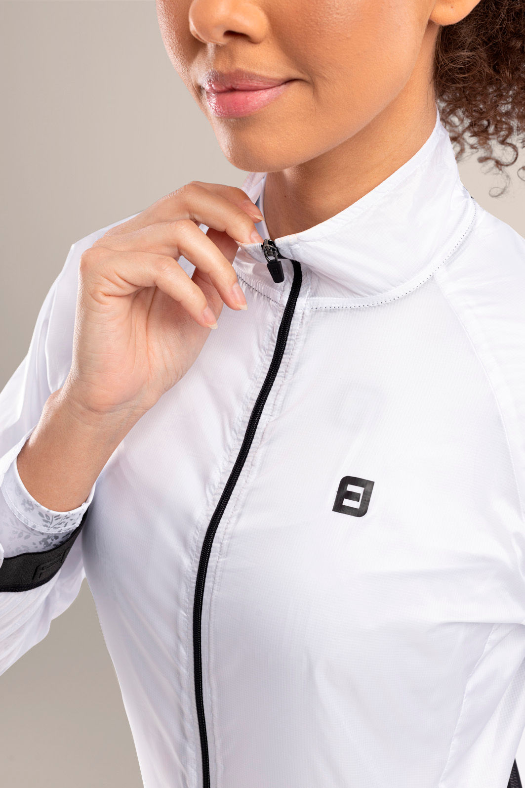 Jaqueta Corta Vento Fem. Pocket