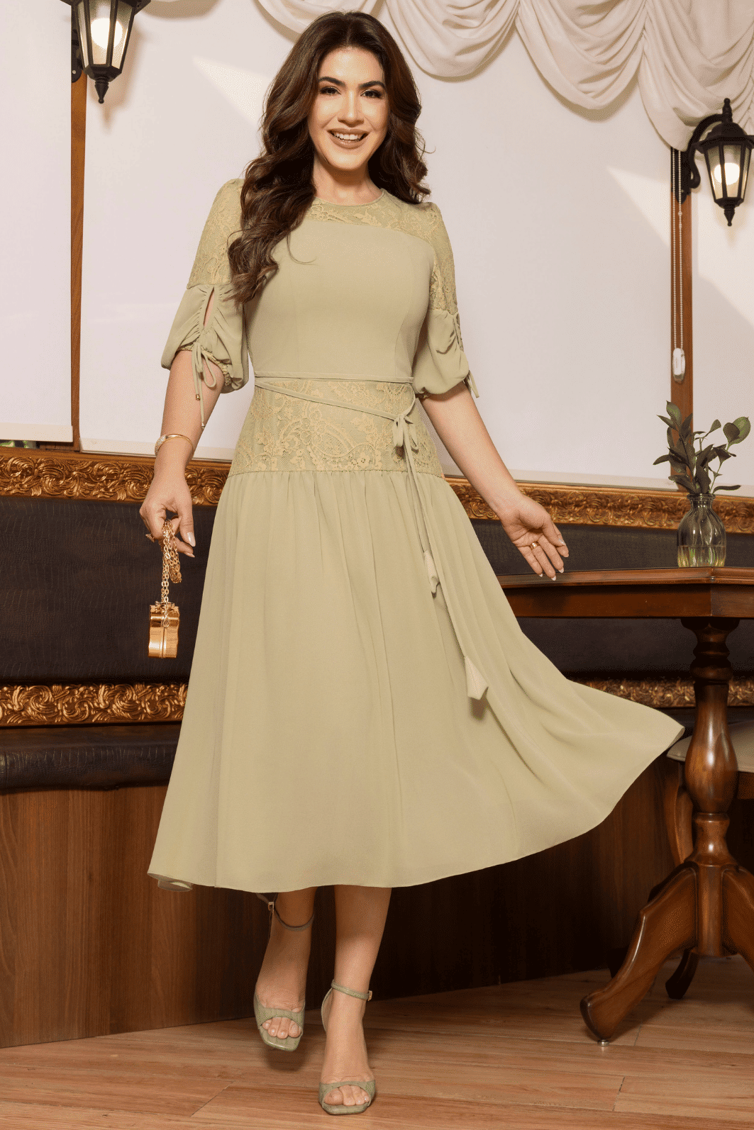 VESTIDO CHIFFON COM DETALHES EM RENDA - 14516 VESTIDO CHIFFON COM DETALHES EM RENDA - 14516