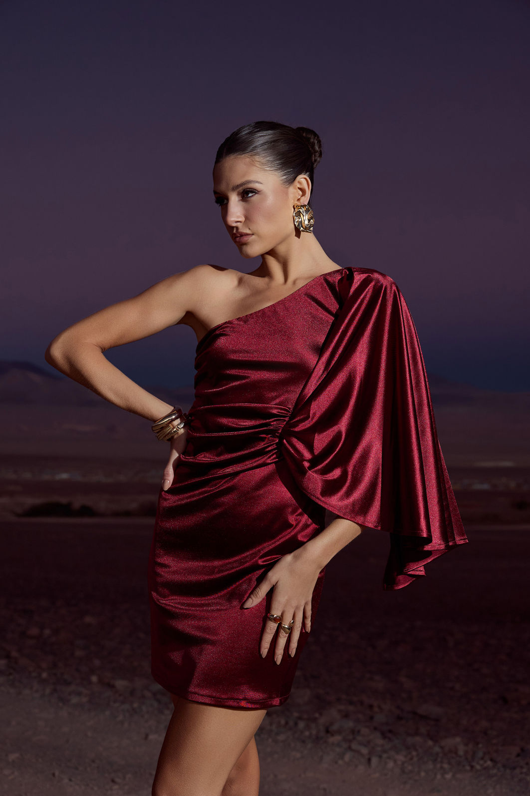 Vestido Ombro Só com Sobreposicao Vestido Ombro Só com Sobreposicao