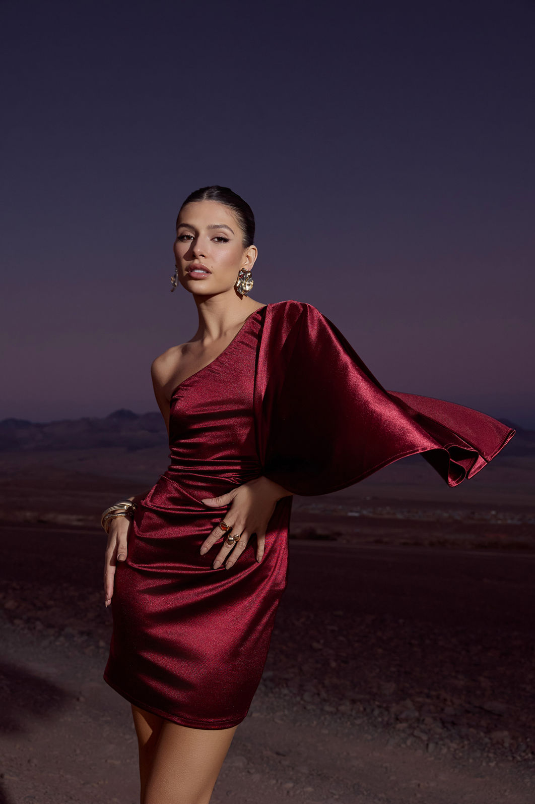 Vestido Ombro Só com Sobreposicao Vestido Ombro Só com Sobreposicao