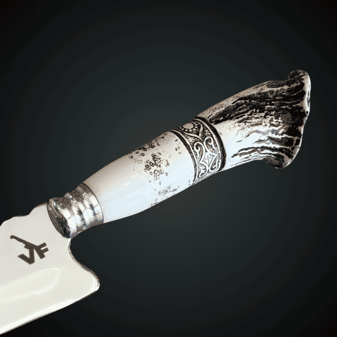 Faca Churrasco Gaúcha 9" - Cabo Chifre de Cervo Coroado - Aço Inox 420 Faca Churrasco Gaúcha 9" - Cabo Chifre de Cervo Coroado - Aço Inox 420