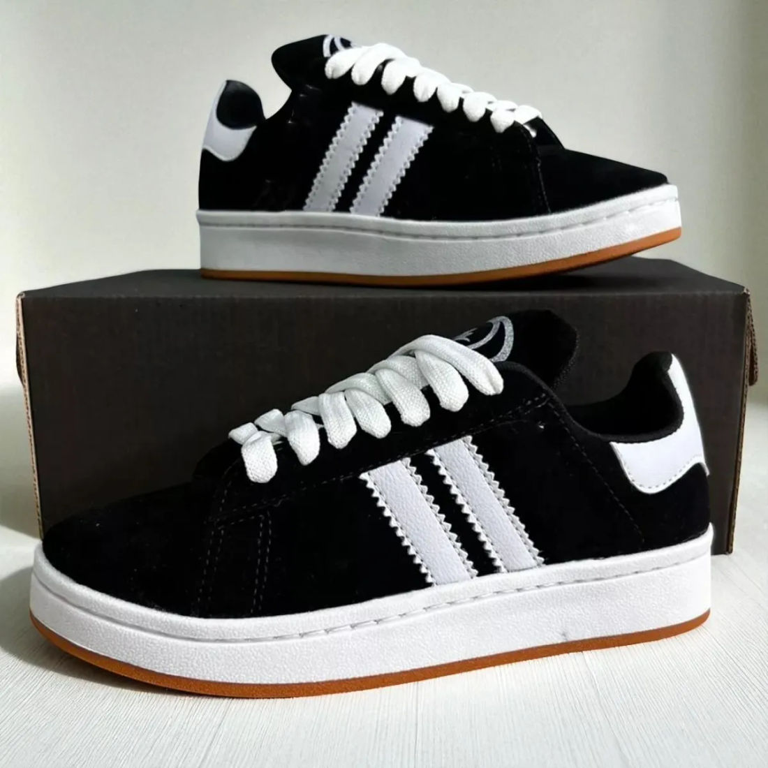 Tenis estiloso camurça preto Tenis estiloso camurça preto
