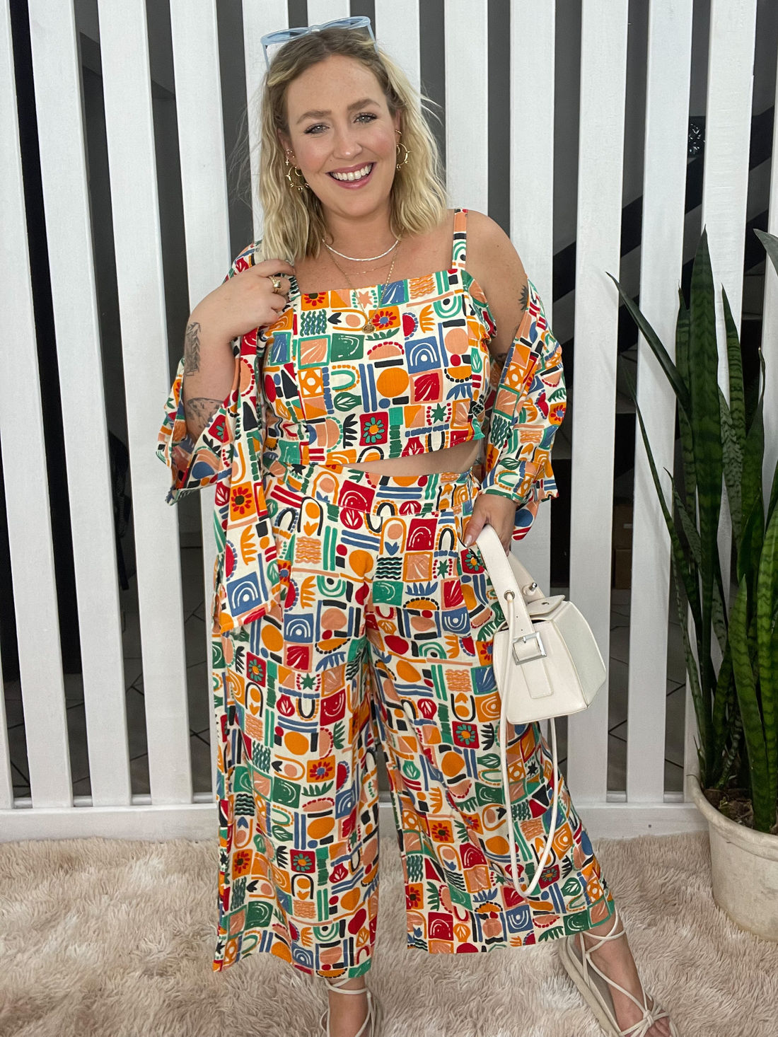 Calça Midi - Sofia - de Tecido de Viscose Estampado - Étnico Colorido