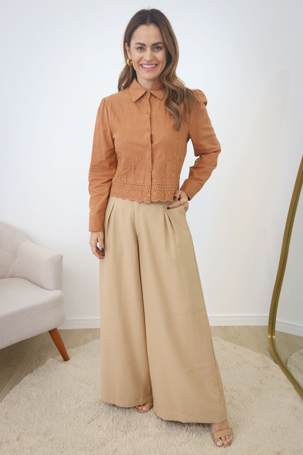 Camisa Alfaiataria com Bordado - Terroso Camisa Alfaiataria com Bordado - Terroso