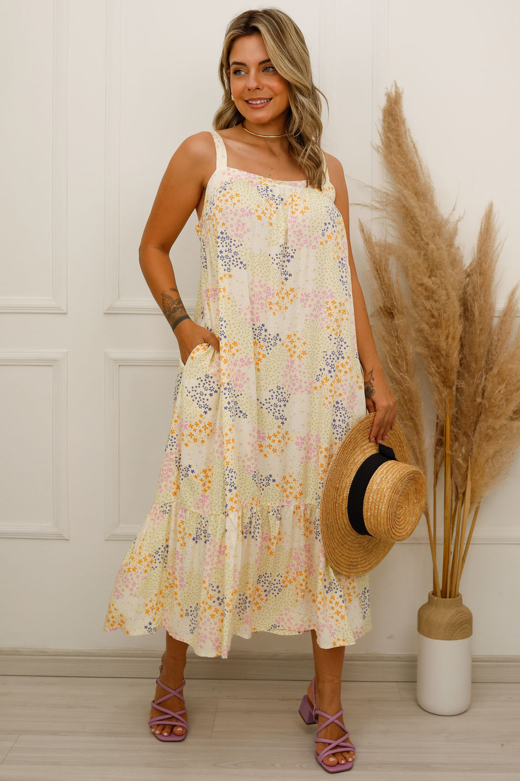 Vestido de Tecido de Viscose - Liz - Estampa Microfloral Areia Vestido de Tecido de Viscose - Liz - Estampa Microfloral Areia