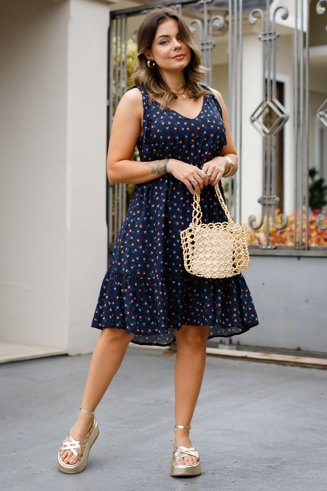 Vestido Sabrina - Tecido Plano de Viscose com Amarração - Floral Liberty Fundo Marinho