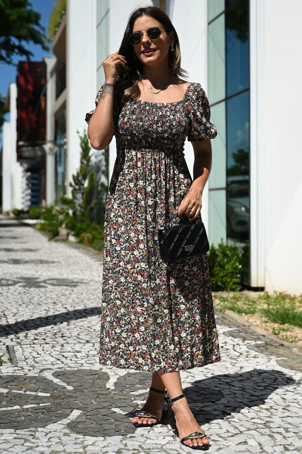 Vestido Ana Júlia Midi Curto - Tecido Plano de Viscose com Estampa Digital - Floral Liberty Vestido Ana Júlia Midi Curto - Tecido Plano de Viscose com Estampa Digital - Floral Liberty