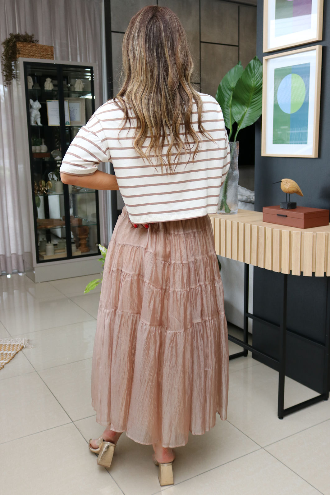 Saia Organza Fluída com Perolado - Mocca