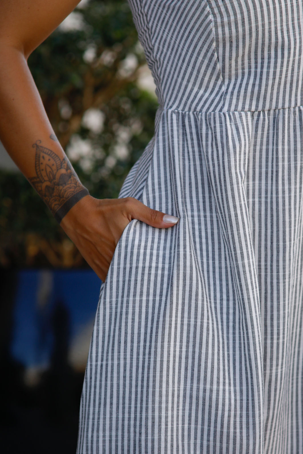 Vestido Mayra em Tecido Plano de Viscose com Alças Reguláveis - Listrado Fio tinto