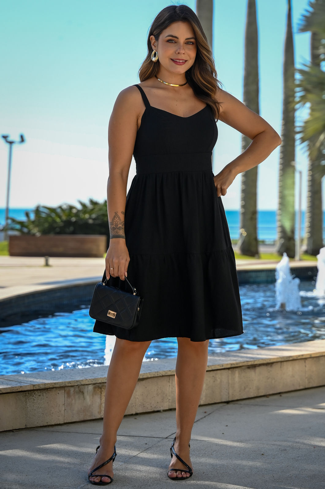 Vestido Luna em Tecido Plano de Viscose com Alças - Preto Vestido Luna em Tecido Plano de Viscose com Alças - Preto