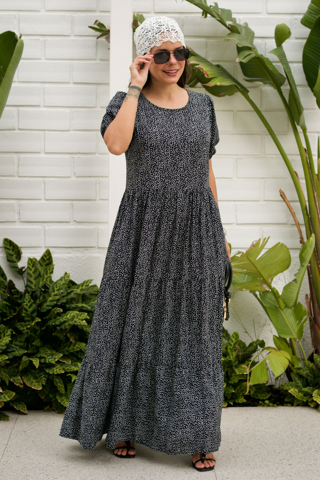 Vestido Ketlin em Tecido Plano de Viscose Preto com Poá Branco Vestido Ketlin em Tecido Plano de Viscose Preto com Poá Branco