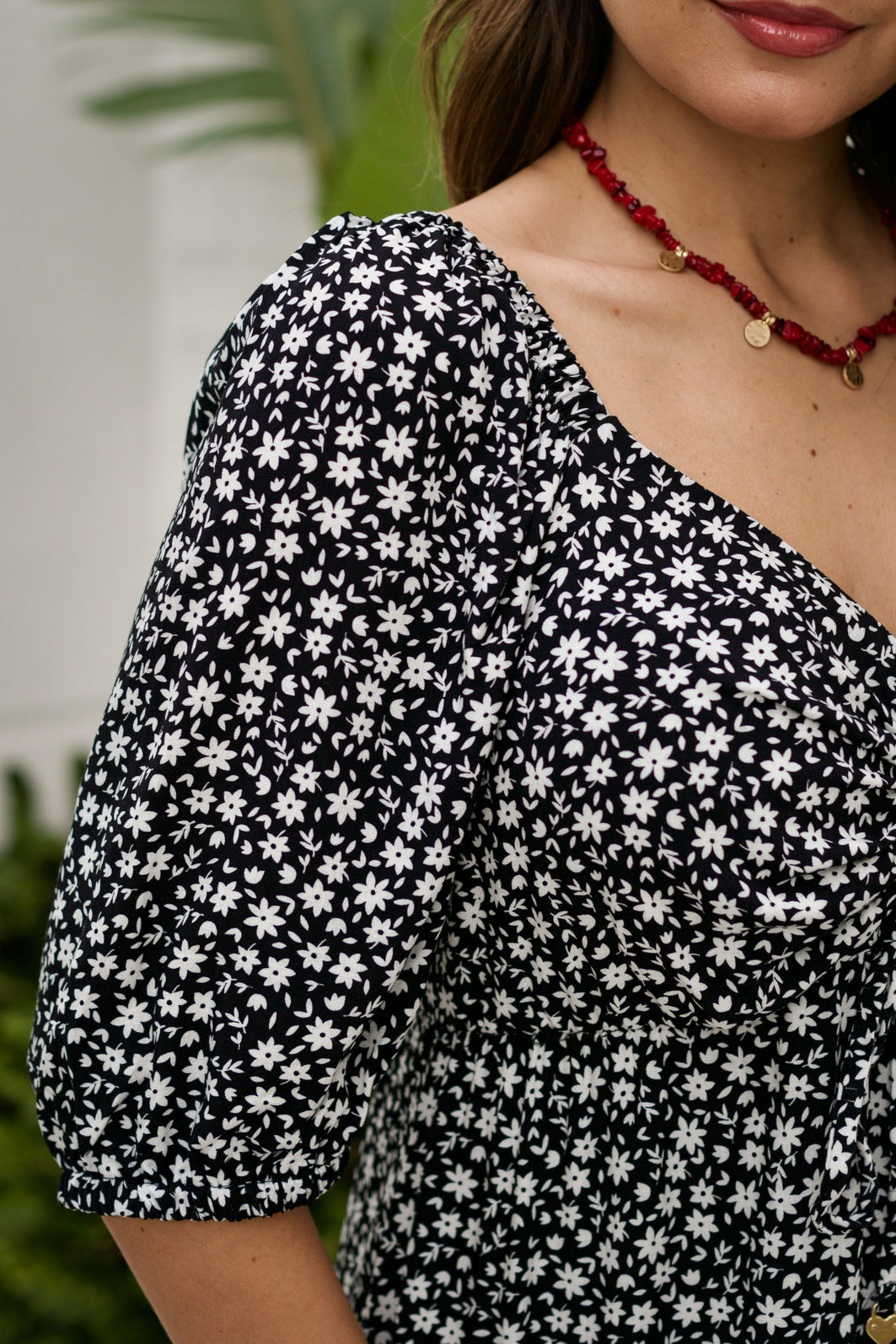 Vestido Faby em Tecido Plano de Viscose Floral Liberty - Preto e Branco