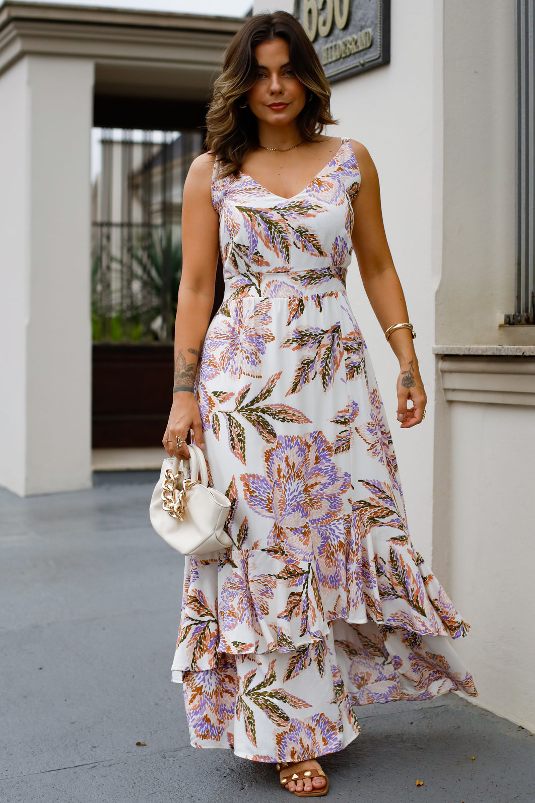 Vestido Maria Flor - Tecido Plano de Viscose Sarjada - Estampa Floral Artístico Fundo Off White Vestido Maria Flor - Tecido Plano de Viscose Sarjada - Estampa Floral Artístico Fundo Off White