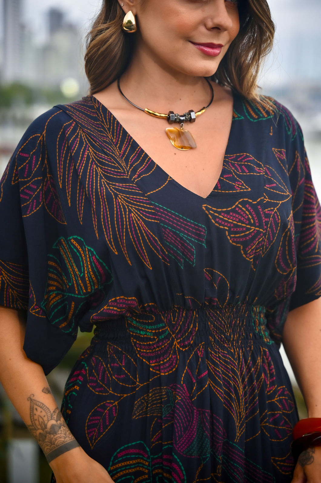 Vestido Vanessa - Floral Fundo Preto Vestido Vanessa - Floral Fundo Preto