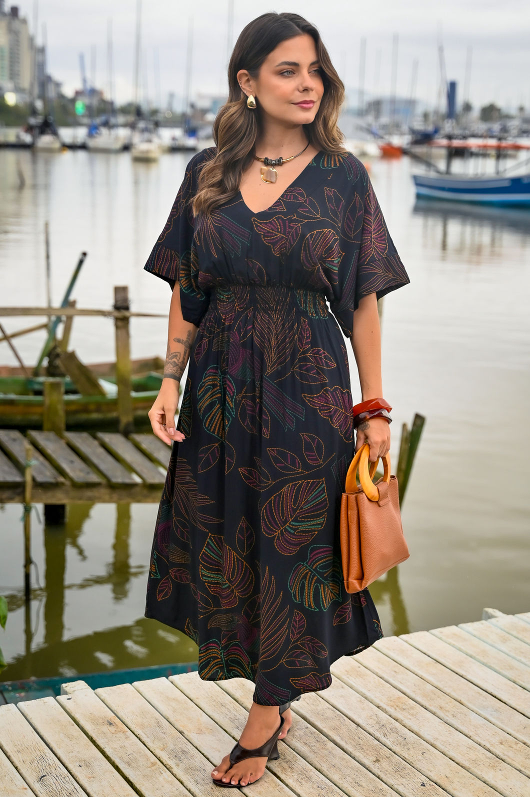 Vestido Vanessa - Floral Fundo Preto Vestido Vanessa - Floral Fundo Preto