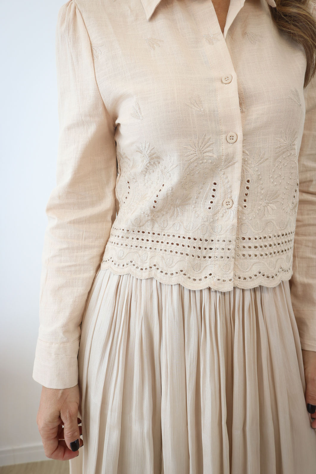 Camisa Alfaiataria com Bordado - Areia