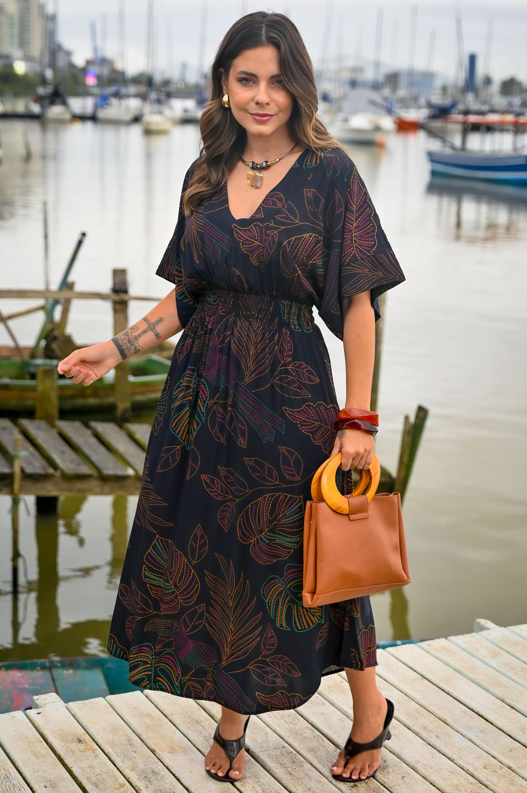 Vestido Vanessa - Floral Fundo Preto Vestido Vanessa - Floral Fundo Preto