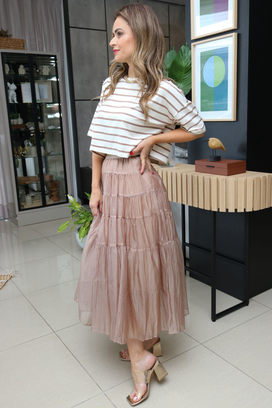 Saia Organza Fluída com Perolado - Mocca