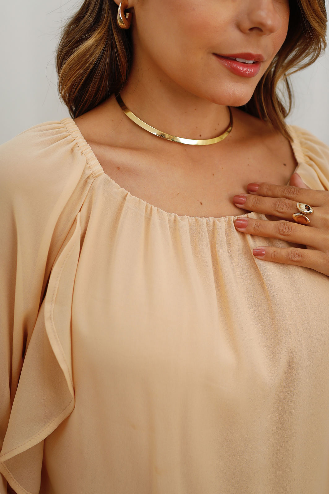 Vestido Babados de Chiffon com Forro - Bege Vestido Babados de Chiffon com Forro - Bege