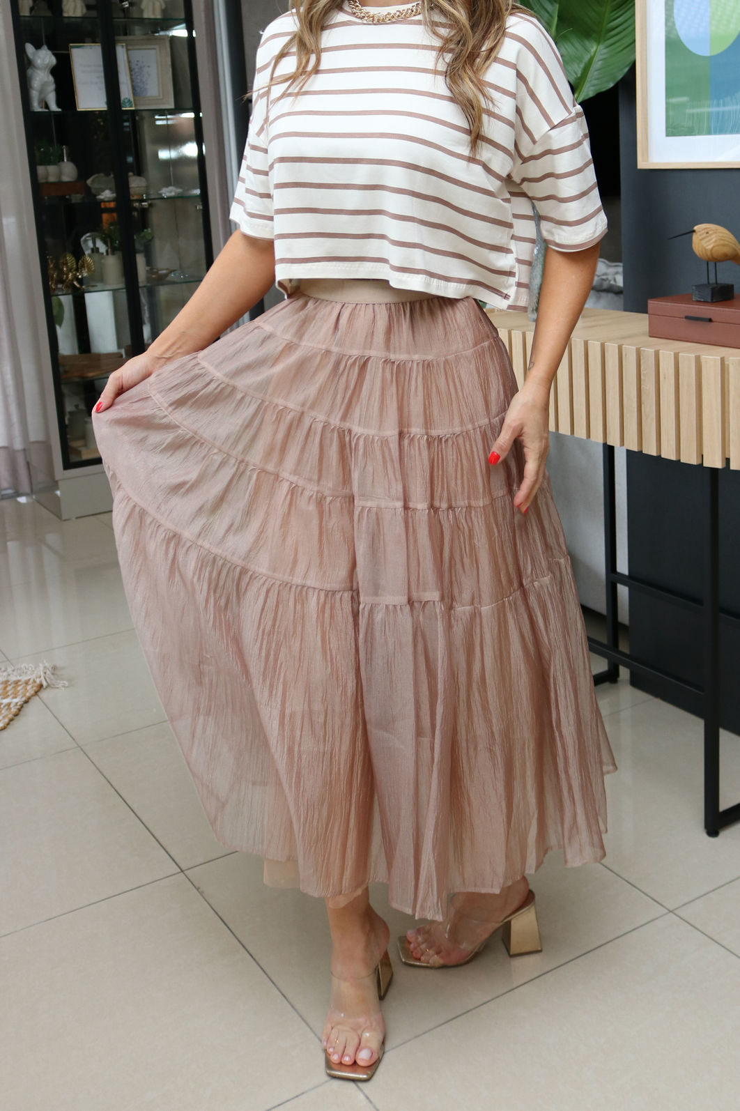 Saia Organza Fluída com Perolado - Mocca