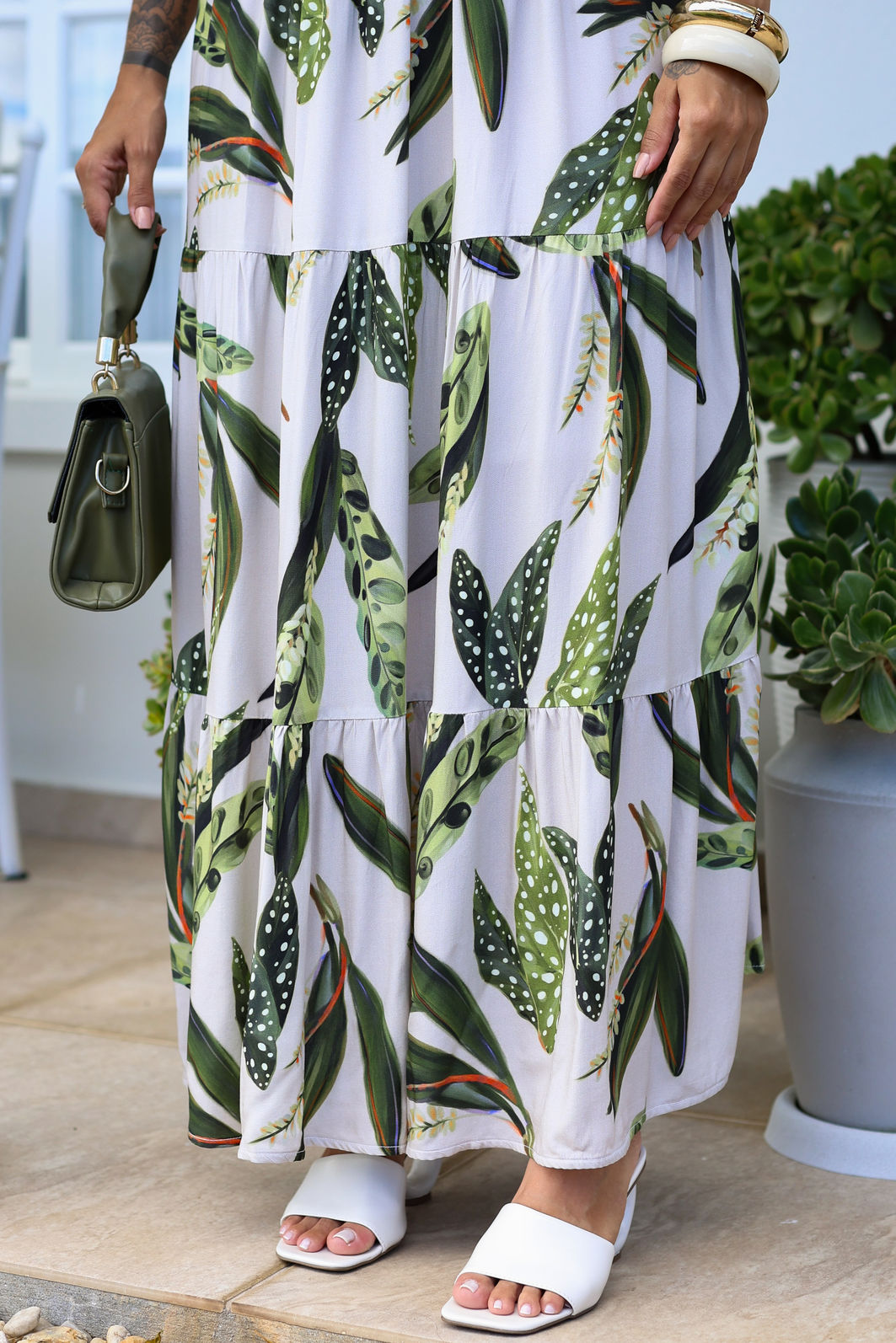 Vestido Lunna Midi (Com Forro) Alças Reguláveis Estampa Folhagens