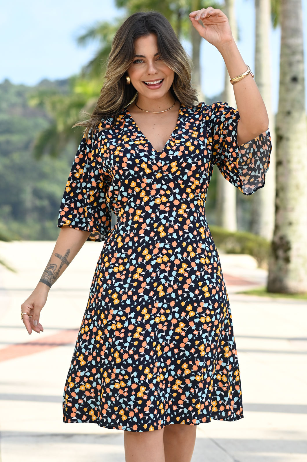 Vestido de Tecido Plano de Viscose - Heloísa - Estampa Micro Floral Liberty Fundo Preto Vestido de Tecido Plano de Viscose - Heloísa - Estampa Micro Floral Liberty Fundo Preto