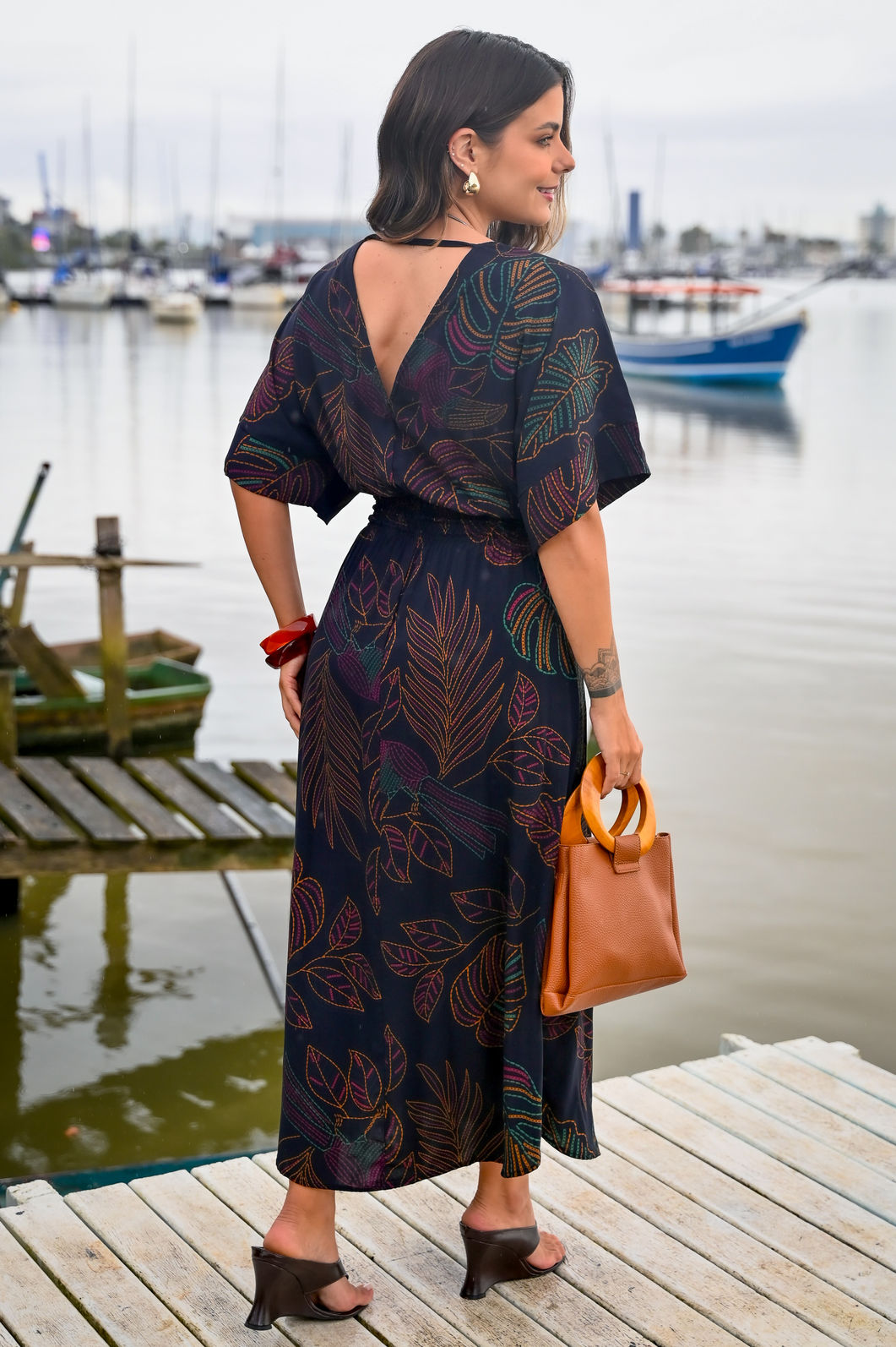 Vestido Vanessa - Floral Fundo Preto Vestido Vanessa - Floral Fundo Preto