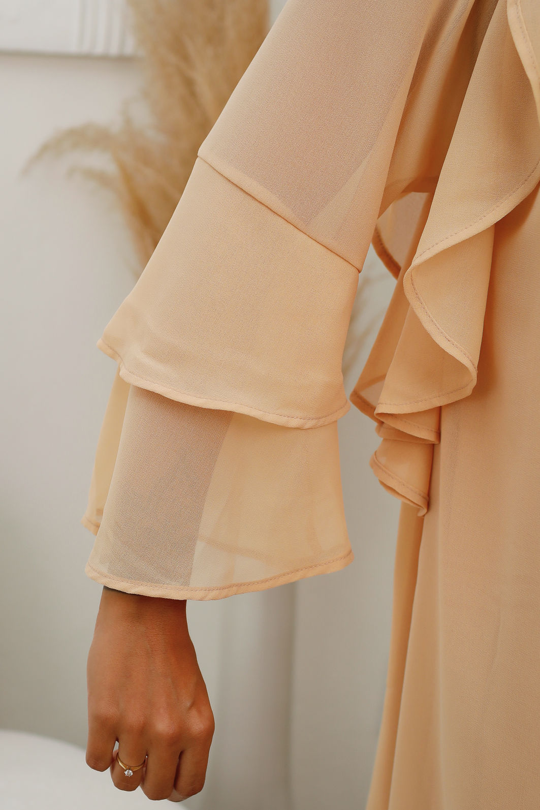 Vestido Babados de Chiffon com Forro - Bege Vestido Babados de Chiffon com Forro - Bege