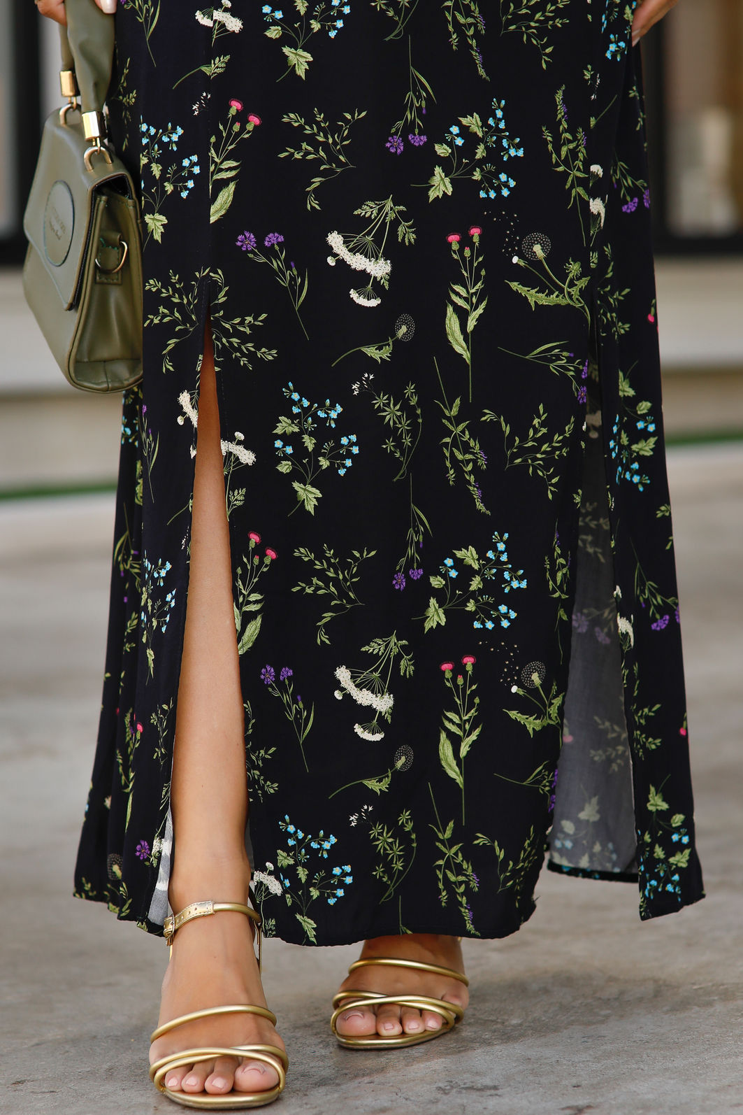 Vestido Nina em Tecido Plano de Viscose - Floral Liberty Digital Fundo Preto Vestido Nina em Tecido Plano de Viscose - Floral Liberty Digital Fundo Preto