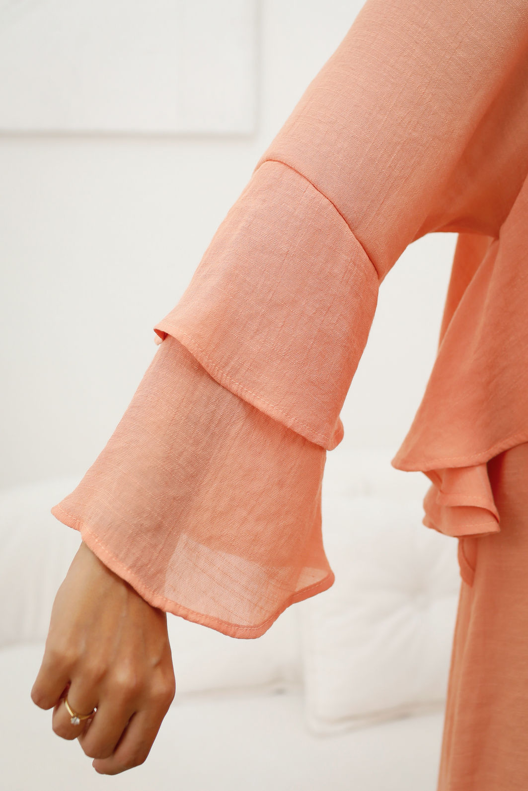 Vestido Babados de Cambraia de Viscose com Poliéster e Forro - Pêssego