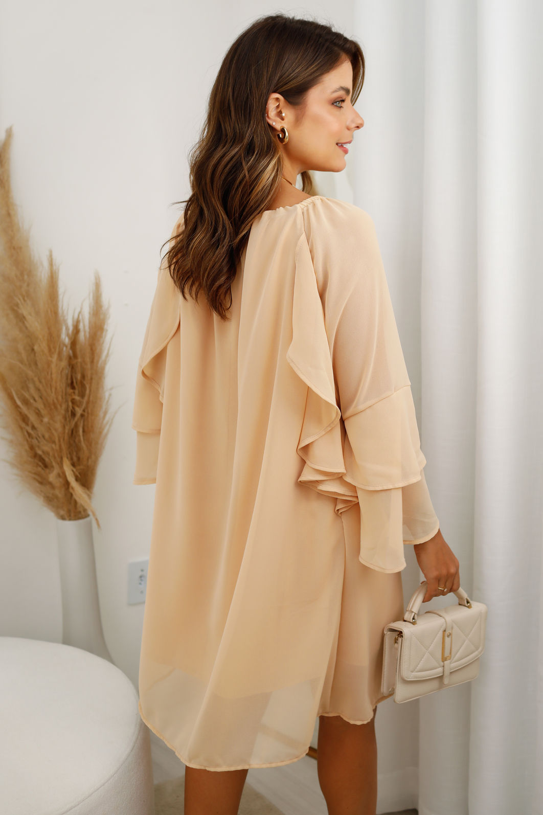 Vestido Babados de Chiffon com Forro - Bege Vestido Babados de Chiffon com Forro - Bege