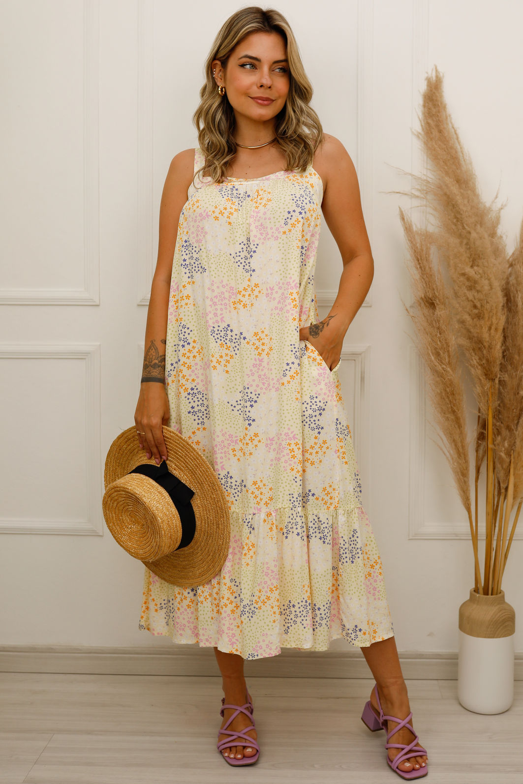 Vestido de Tecido de Viscose - Liz - Estampa Microfloral Areia Vestido de Tecido de Viscose - Liz - Estampa Microfloral Areia