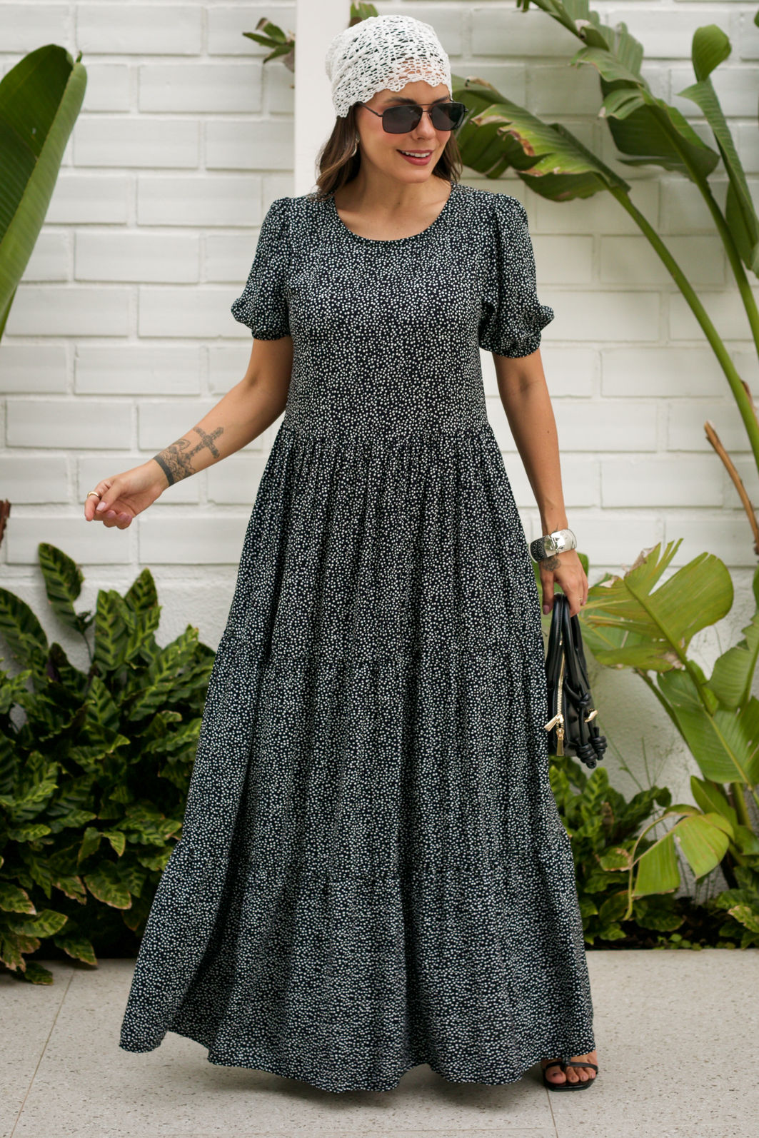 Vestido Ketlin em Tecido Plano de Viscose Preto com Poá Branco Vestido Ketlin em Tecido Plano de Viscose Preto com Poá Branco