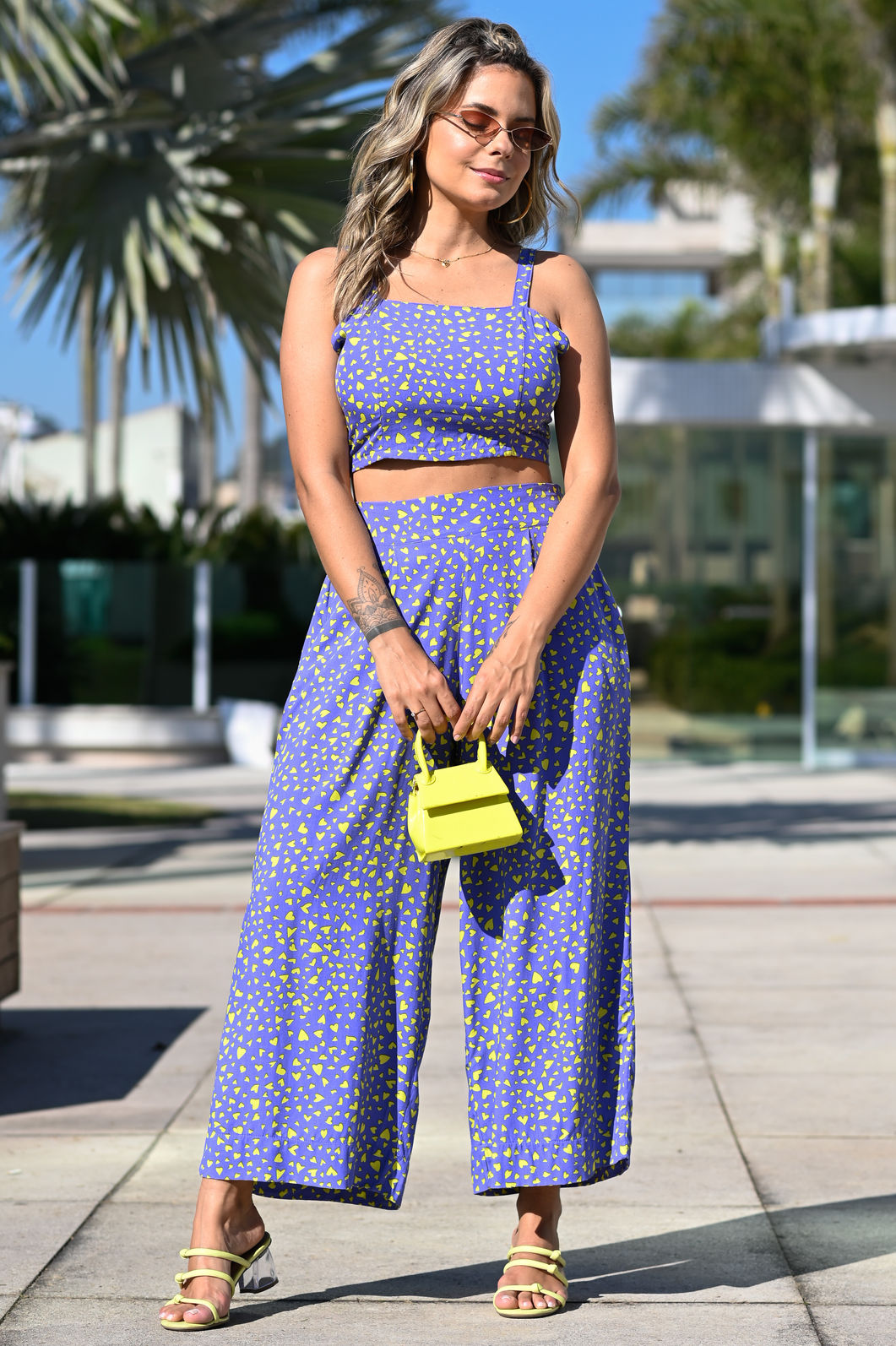 Top Sofia de Tecido de Viscose Estampado - Poá de Mini Corações Top Sofia de Tecido de Viscose Estampado - Poá de Mini Corações