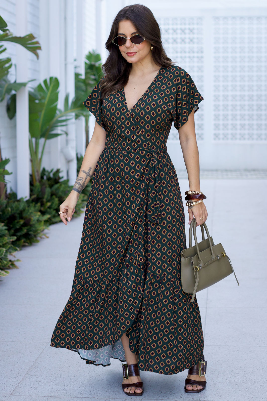 Vestido Dany - Tecido Plano de Viscose - Estampa Gravataria Verde Vestido Dany - Tecido Plano de Viscose - Estampa Gravataria Verde