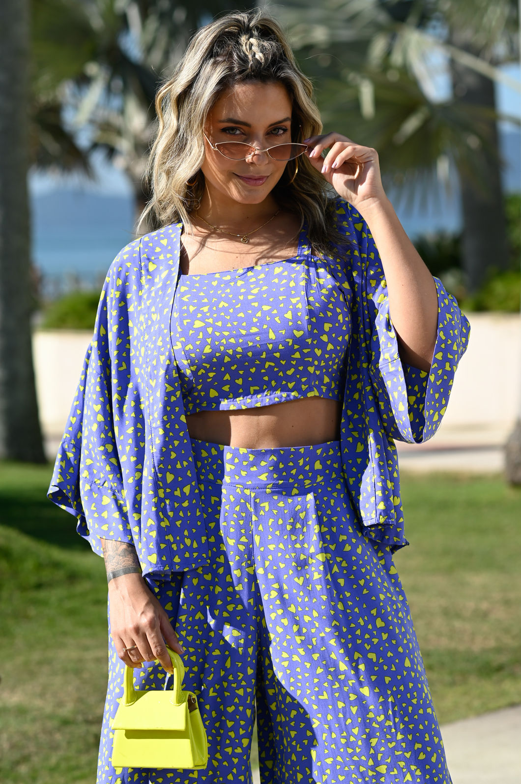 Top Sofia de Tecido de Viscose Estampado - Poá de Mini Corações Top Sofia de Tecido de Viscose Estampado - Poá de Mini Corações