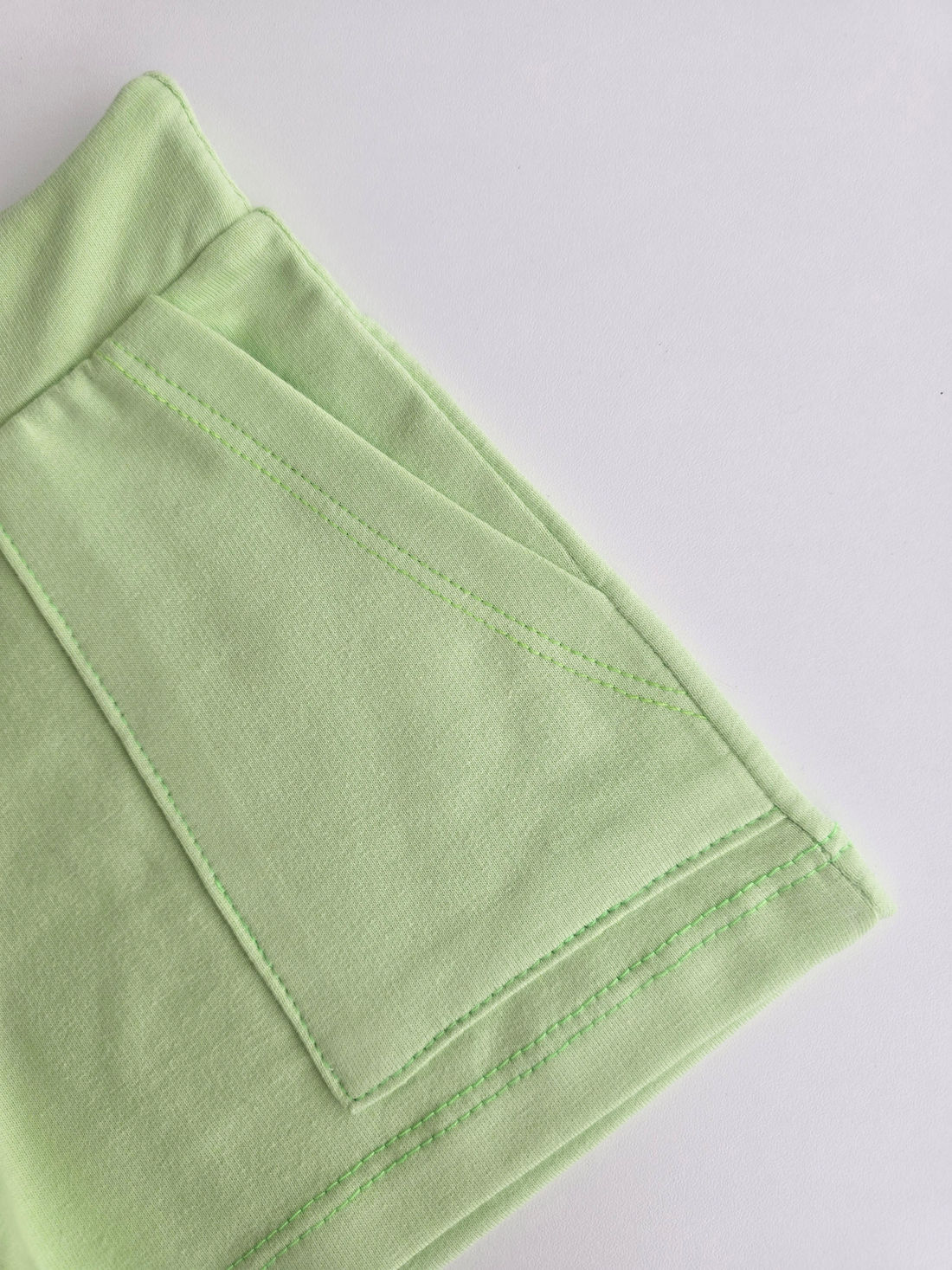 SHORTS UNISSEX VERDE CLARO