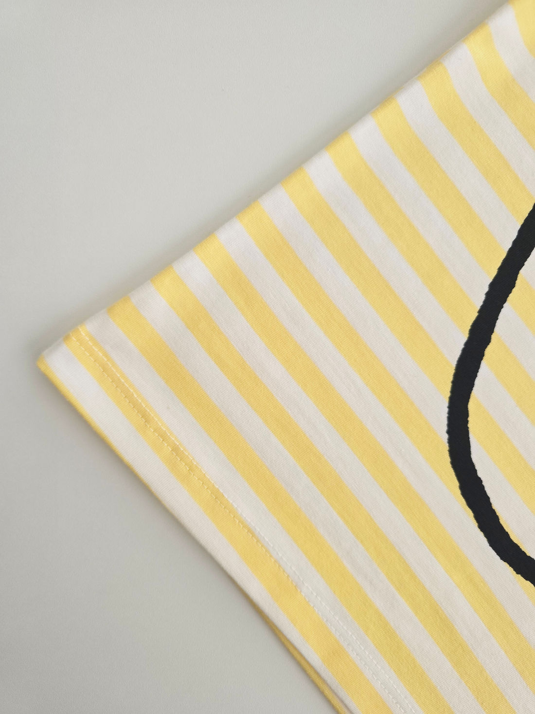 CAMISETA UNISSEX LISTRADA FELIZ