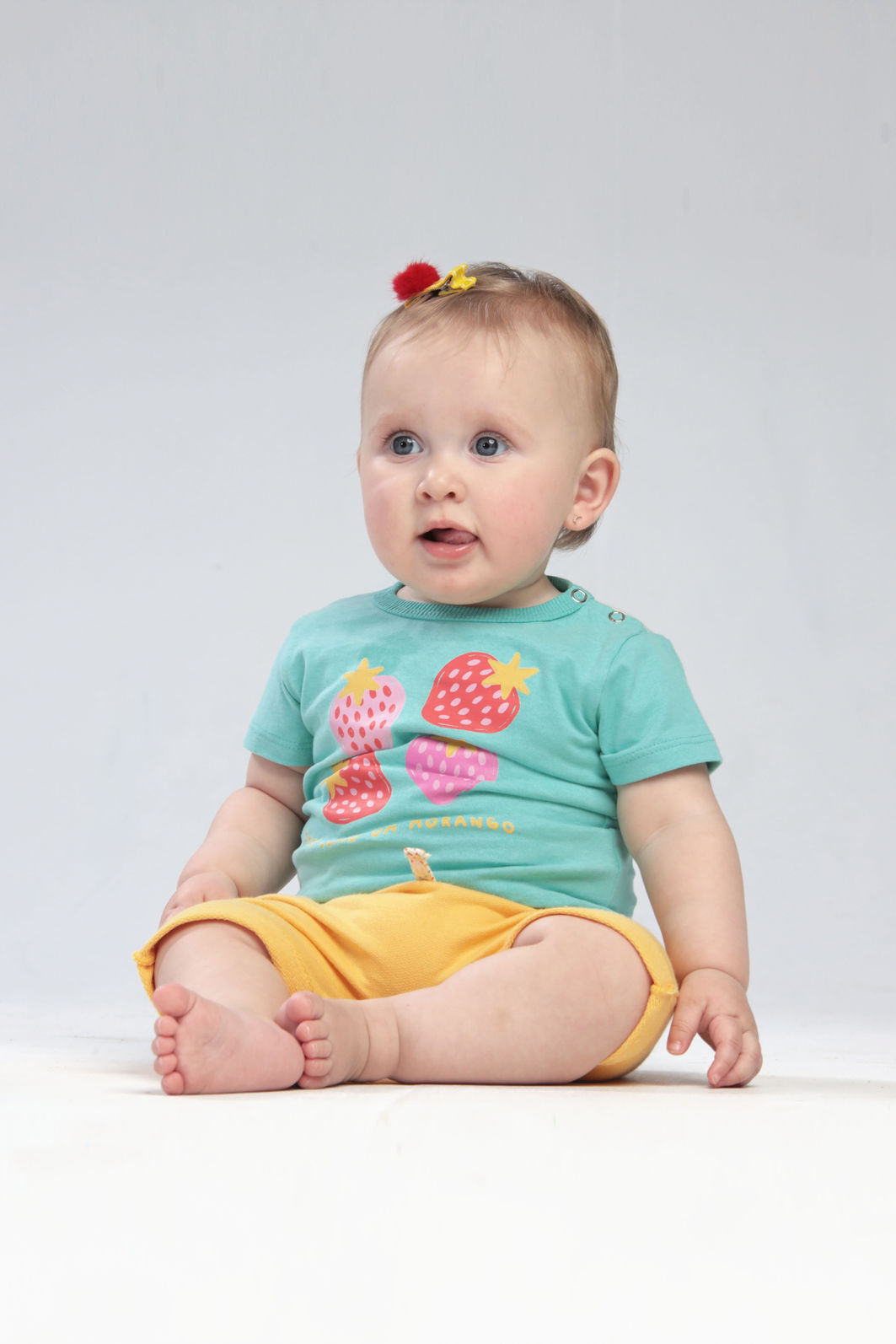 CAMISETA UNISSEX BEBÊ MORANGUINHOS