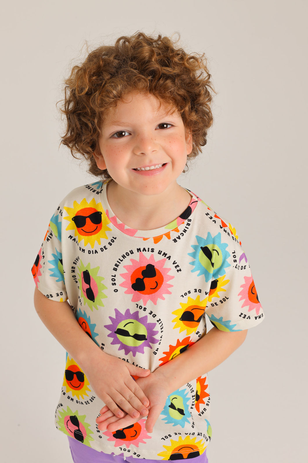 CAMISETA UNISSEX SOL COLORIDO