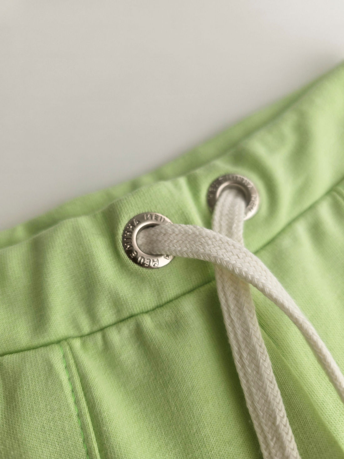 SHORTS UNISSEX VERDE CLARO