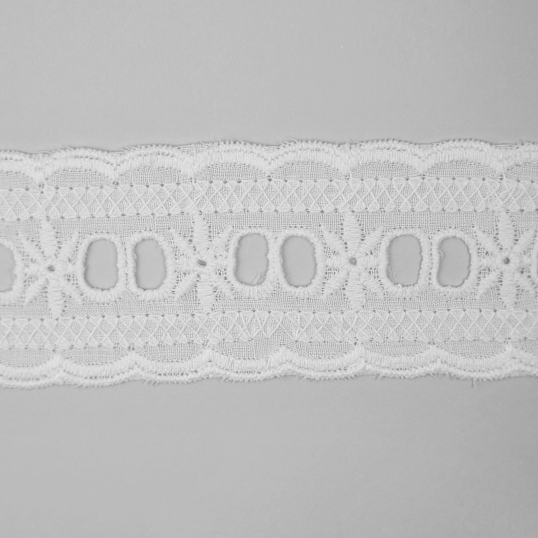 BI 209 - BORDADO INGLÊS BRANCO - PREÇO POR PACOTE