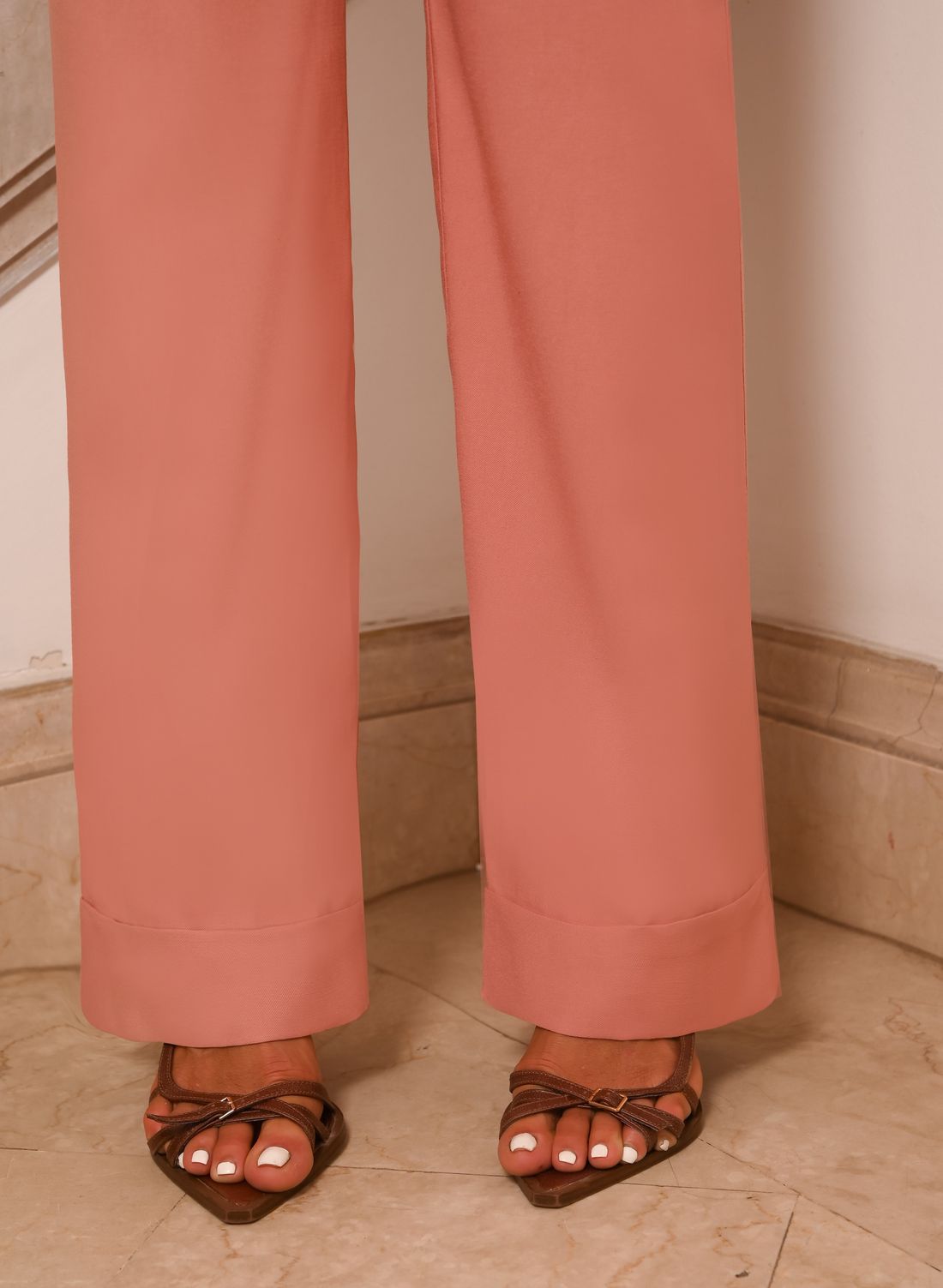 Calça Com Pregas e Barra Italiana - Doce Flor