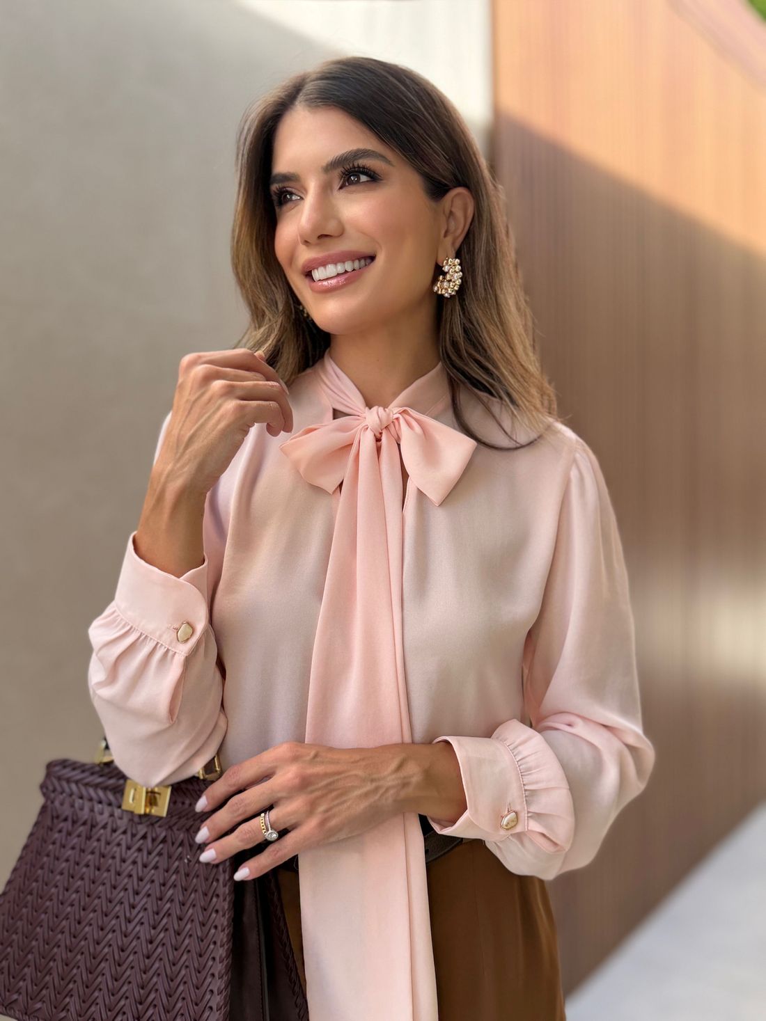 Blusa Crepe Gola Laço Botão Punho Esmaltado - Doce Flor